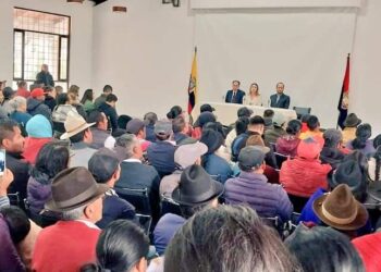 MAG entrega 130 títulos de propiedad a productores de Chimborazo