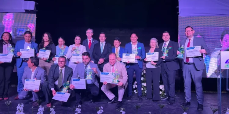 Premian a proyecto arrocero de la prefectura del Guayas