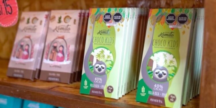 En Perú lanzan chocolate especial para niños endulzado con panela y leche