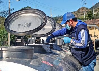 En Azuay continúan acciones del MAG para asegurar calidad y precio de la leche