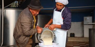 Ecuador ya puede exportar productos lácteos a Chile