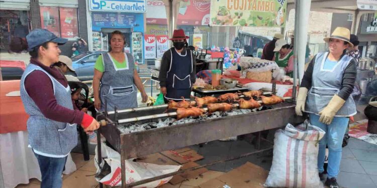 Asociaciones productivas participaron en el X Festival del Cuy Azogues 2024