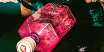 Licor ecuatoriano preparado con pitahaya roja conquista el mundo