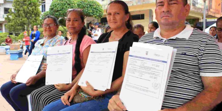 Títulos de propiedad de tierras y renovación de convenios para productores de Montalvo