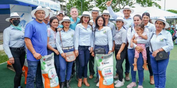 Semillas gratuitas de maíz incentivan la producción agrícola en Colimes, provincia del Guayas