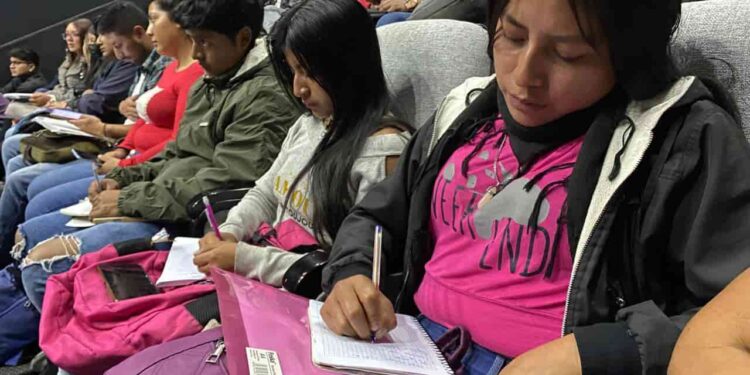 “Jóvenes en Acción”, de Cotopaxi, se capacitan en producción agrícola