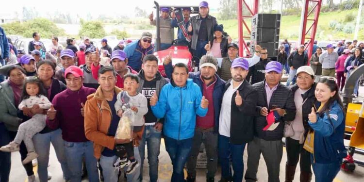 Cotopaxi: Gobierno invierte más de 585 mil dólares en beneficios e insumos para productores