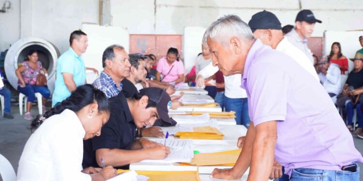 Productores de Guayas se benefician con fertilizantes