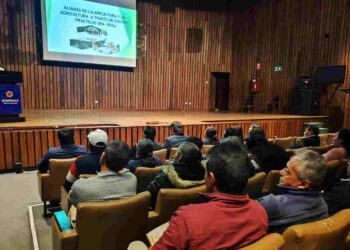 Agricultores y apicultores de Pichincha se capacitan en buenas prácticas para fortalecer la producción sostenible