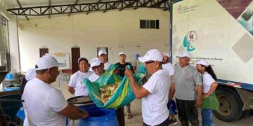 A través de las Escuelas del Productor se fortalecen los conocimientos agrícolas en Manabí