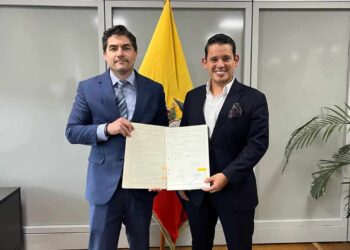Ecuador firma protocolo para exportar lácteos a China