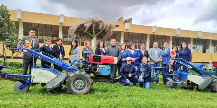 MAG ofrece maquinaria y capacitación para fortalecer educación técnica en colegio técnico