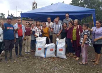 Cerca de 2000 sacos de fertilizante fosfatado reciben  productores de El Oro