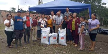 Cerca de 2000 sacos de fertilizante fosfatado reciben  productores de El Oro