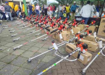 Entrega 139 paquetes tecnológicos pecuarios a pequeños ganaderos de Manabí