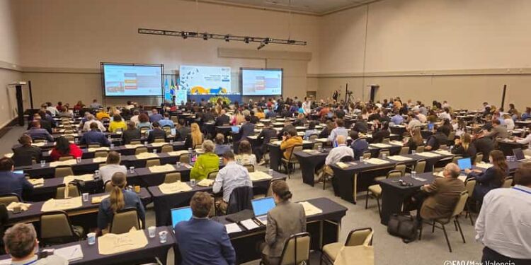 Primer diálogo mundial para abordar la creciente amenaza de la influenza aviar