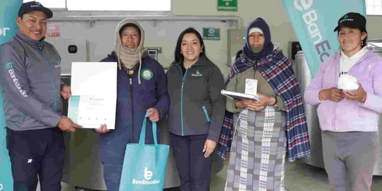 BanEcuador transforma vidas a través de la educación financiera