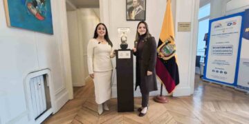 Fortalecen la proyección internacional del cacao ecuatoriano y la cooperación cultural y educativa en París