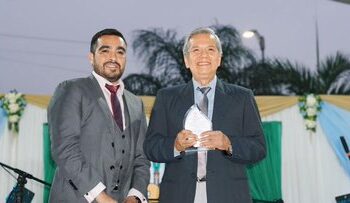 Investigador Freddy Amores recibe reconocimiento por su destacada trayectoria en la agricultura