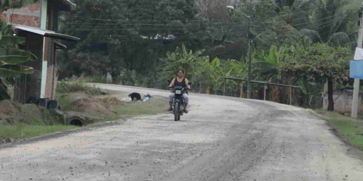 Camino al desarrollo rural: la vía Bijahual–Cajones impulsa la producción agrícola en Calderón