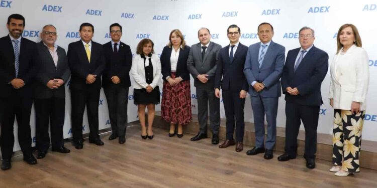 Exportadores de Ecuador y Perú fortalecen la integración comercial