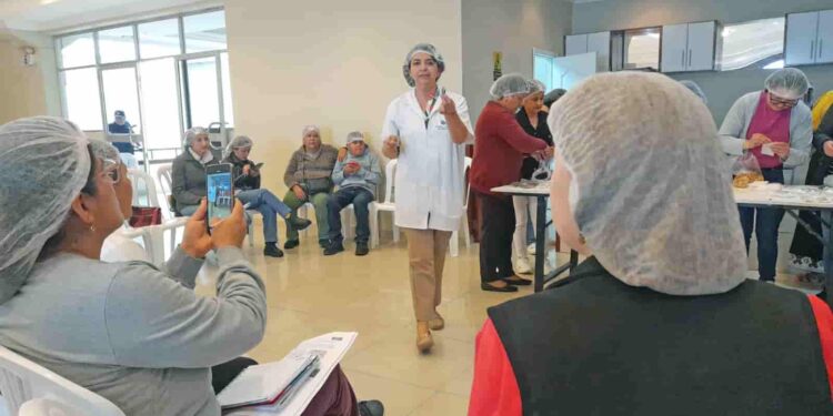 Prefectura de Loja impulsa nuevos conocimientos en su Escuela de Emprendimiento