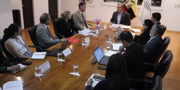 Ecuador y Canadá fortalecen lazos para impulsar el comercio agroproductivo y la sostenibilidad