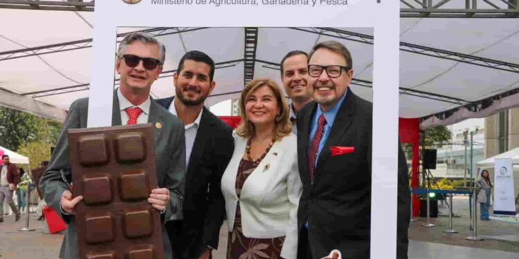 “Ecuador celebra su cacao y abre nuevas oportunidades comerciales en la feria ‘Dilo con Chocolate’”