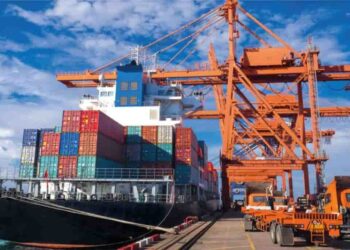 Ecuador logra récord histórico en exportaciones no petroleras en 2025