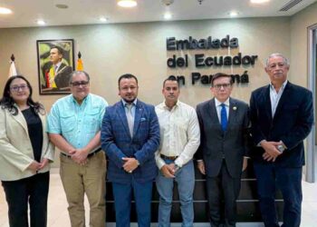 Ecuador y Panamá acuerdan garantizar el tránsito seguro del banano ecuatoriano